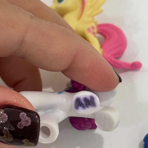 4 Preloved My Little Pony Figures - Picture 8 of 8